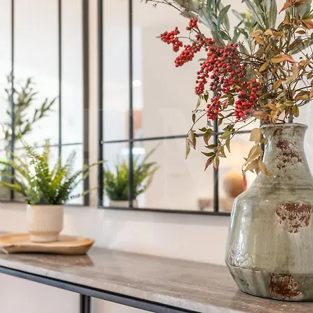 Elegant Coastal Charm With Unique Views By Rems * 말라가