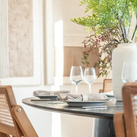 Elegant Coastal Charm With Unique Views By Rems * مالقة