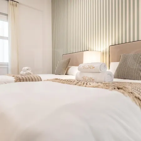 شقة Elegant Coastal Charm With Unique Views By Rems مالقة